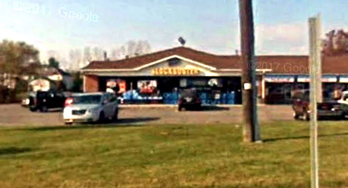 Blockbuster Video - Orion Twp - 3040 Baldwin Rd (newer photo)